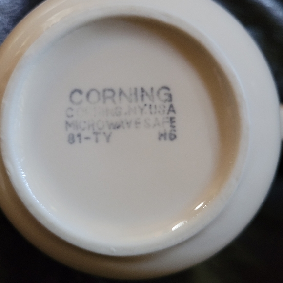 Elegant Corning Cream Pitcher (114) - Picture 3 of 4